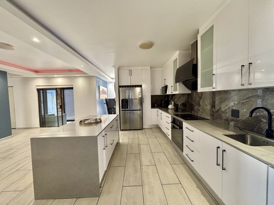 To Let 3 Bedroom Property for Rent in Parklands Western Cape